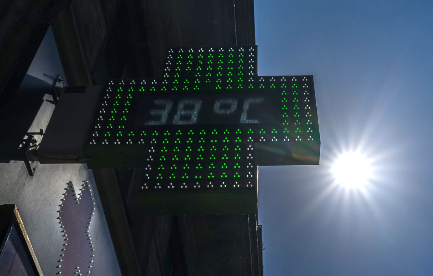 El calor se intensifica en Occidente, 9 departamentos están en alerta roja, otros 76 en naranja El calor se intensifica en Occidente, 9 departamentos están en alerta roja, otros 76 en naranja